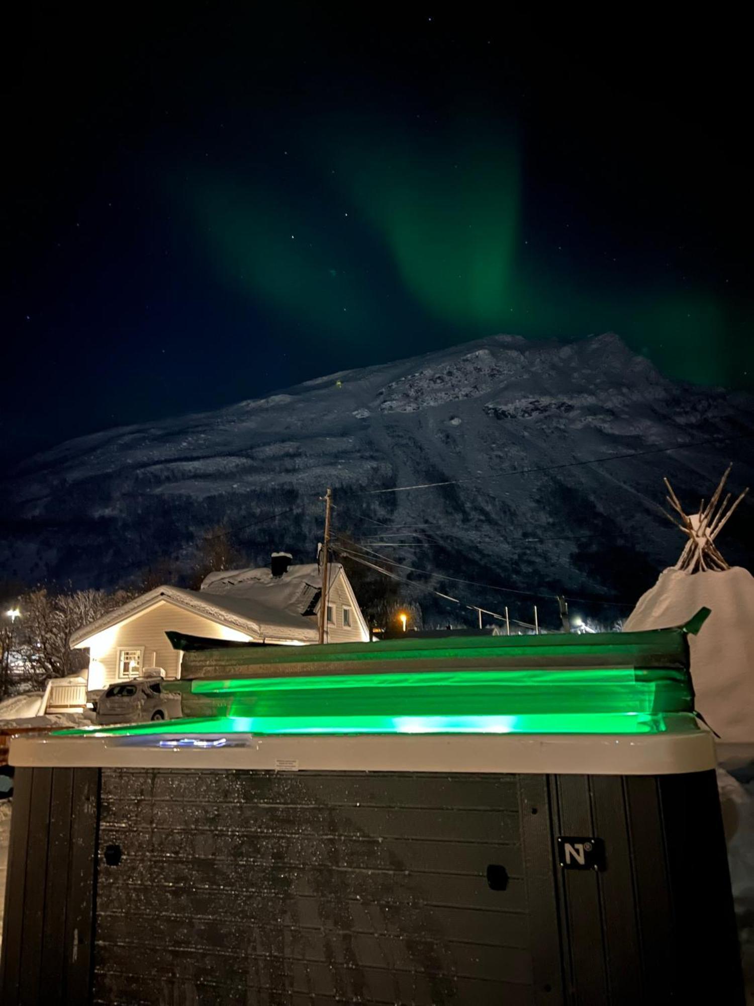 Alpan Apartments, Lyngenfjord Olderdalen Exterior photo